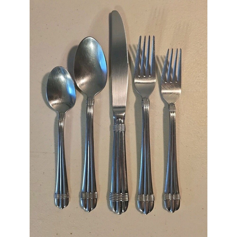 Linear Ridges Odyssey Style Silverware Set - Setting For 6 - 40 Pieces